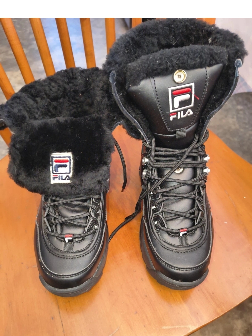 Fila Disruptor Shearling Top Women's Boots Black 5HM00547-014 Size 6 EUC